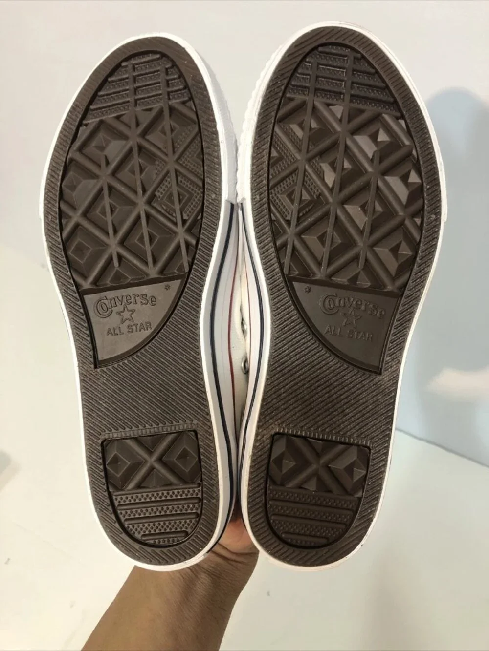 Converse ctas white